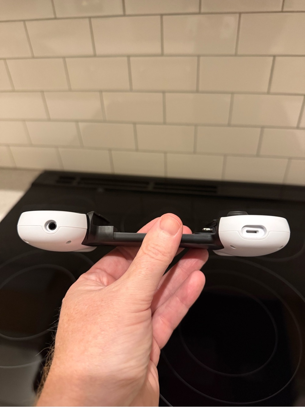Backbone One Controller for Apple Lightning Generation - Picture 3 of 5